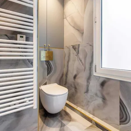 Newly Rebuilt By Architect - Center Of * Paris