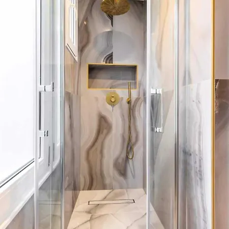 Newly Rebuilt By Architect - Center Of شقة *